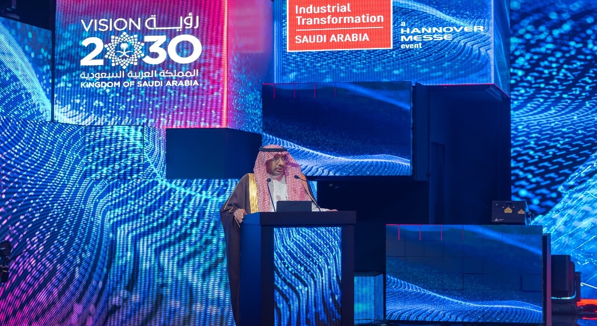 وزير الصناعة والثروة المعدنية يفتتح معرض التحول الصناعي في السعودية 2025